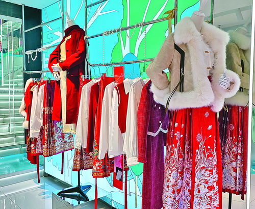 國風服飾煥發(fā)新活力 馬面裙成為不少市民的 新年戰(zhàn)袍